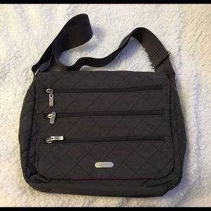 Baggalini Quilted Crossbody (Grey)
